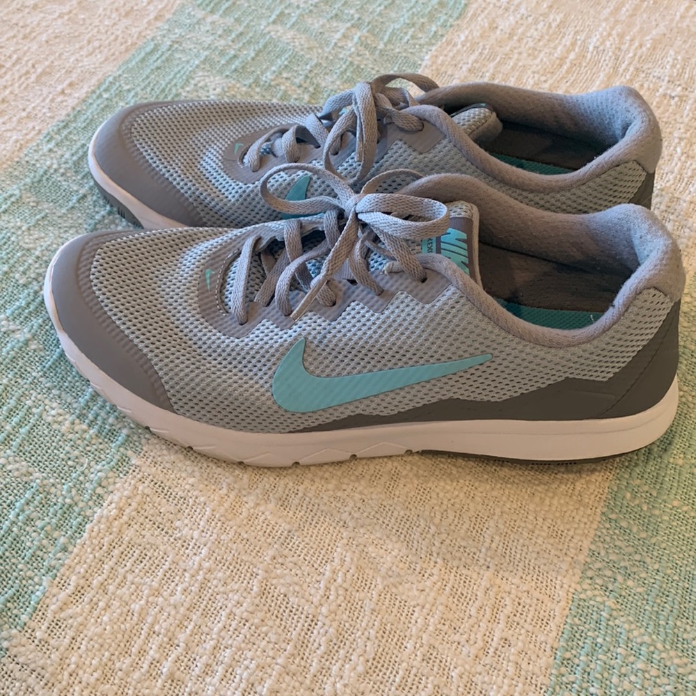 Nike tennis shoes
